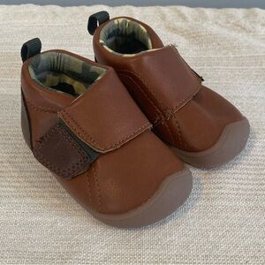 Carter’s Alex toddler shoe with velcro